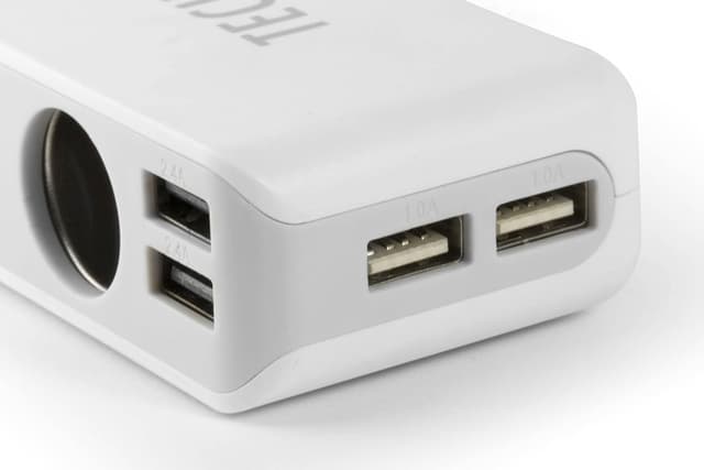 Detalle de Technaxx Cargador de coche 4 puertos USB y 3 tomas DC ⚡