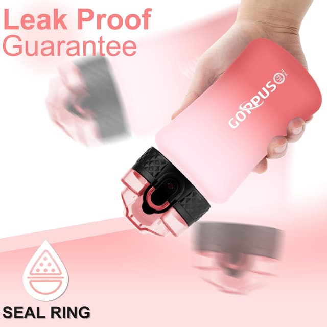 Detalle de GOPPUS 350ml Kids Water Bottle with Straw, Flip Top Lid & Strap (Blush Pink Ombre)