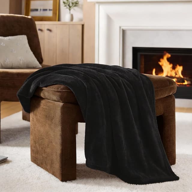 Detalle 2 de CozyLux Flauschdecke 150x200 cm (XL) aus Flanell – warme Kuscheldecke für Sofa und Bett, schwarz