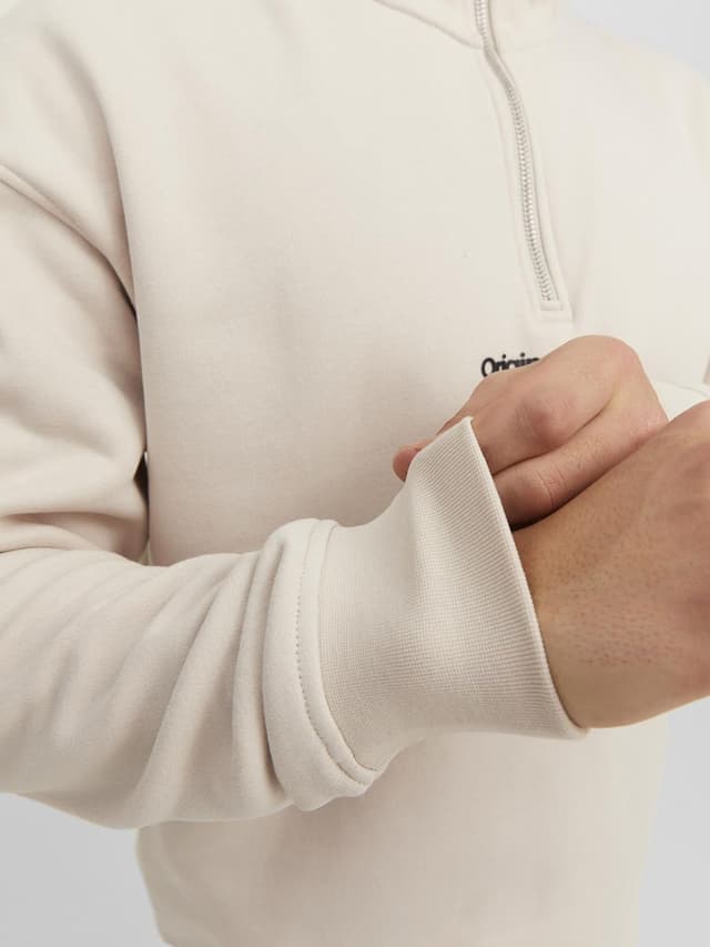 Detalle de Jack & Jones Half Zip Text Half Zip da uomo con stampa in gomma
