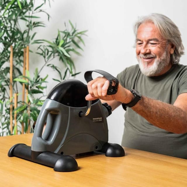 Detalle 2 de InnovaGoods Velora 2100 pedaleador con pantalla LCD y esterilla antideslizante