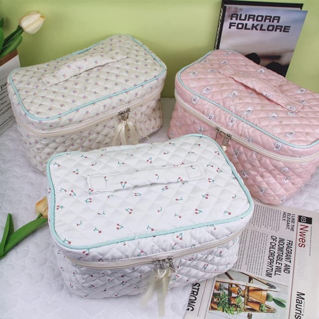 Detalle de Aucuu beauty case da viaggio floreale con organizzatore per trucchi e accessori