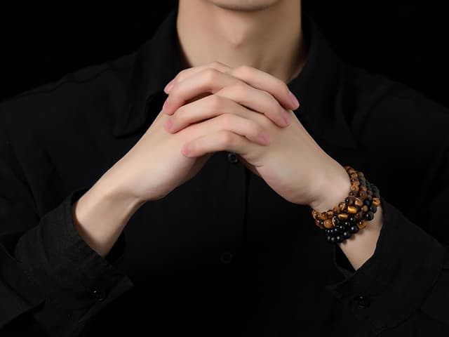 Detalle 2 de XIANNVXI 3–er/4–er Perlenarmband-Set Herren mit Naturstein (8 mm) – elastisch, Geschenkbox inklusive