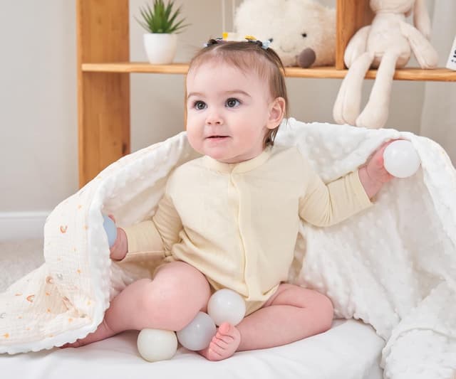 Thumbnail 3 de SUPERBE BEBE Manta Minky y Muselina 100x135 cm 🍼