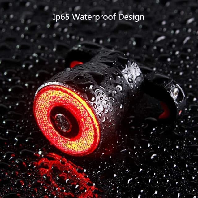 Detalle 2 de XIAOKOA Fanale posteriore per bicicletta con luce freno LED rossa, ricarica USB-C, impermeabile e luminosità regolabile