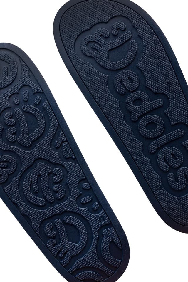 Detalle de Dedoles Badeschuhe & Hausschuhe für Damen, Herren und Kinder – bunte Badesandalen mit lustigen Designs