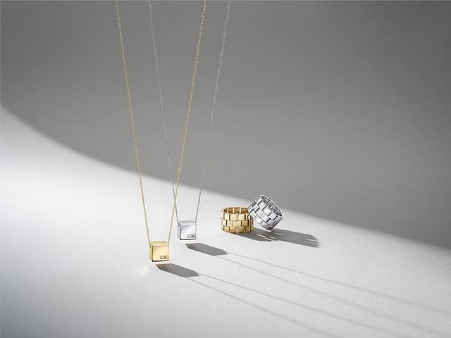 Detalle 2 de Calvin Klein 35000324D anillo mujer colección Geometric 💍