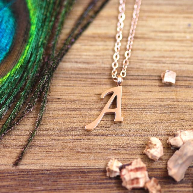 Thumbnail 3 de Morella Collar Rosa Oro con colgante letras