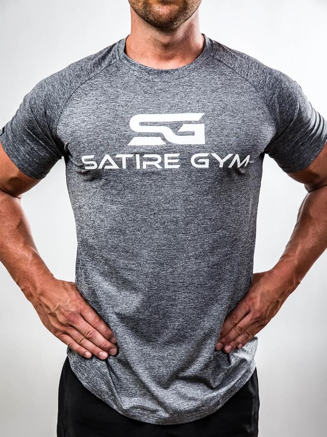 Detalle 2 de Satire Gym Shirt Herren Slim Fit Sportshirt Kurzarm – atmungsaktives Funktionsshirt für Crossfit, MMA & Laufen