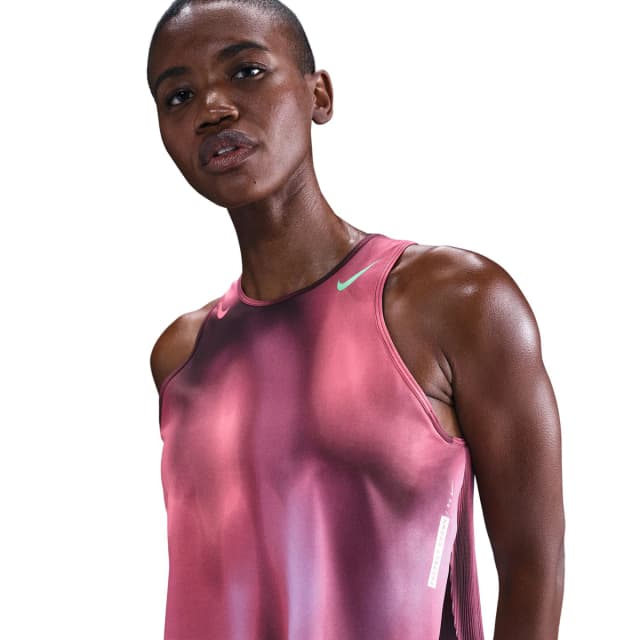 Thumbnail 2 de Nike AeroSwift camiseta de mujer Dri-FIT