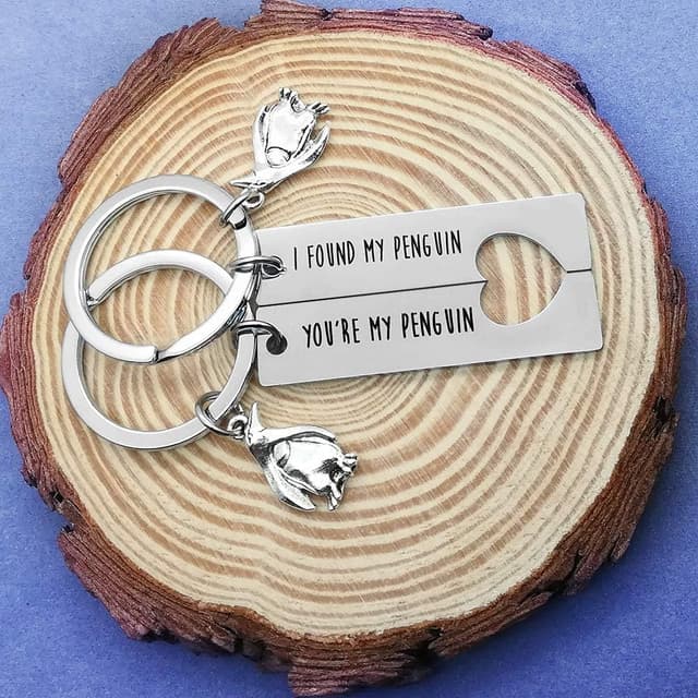 Detalle de Penguin Lover Gifts couples keychain set with engraved “You’re My Penguin, I Found My Penguin”