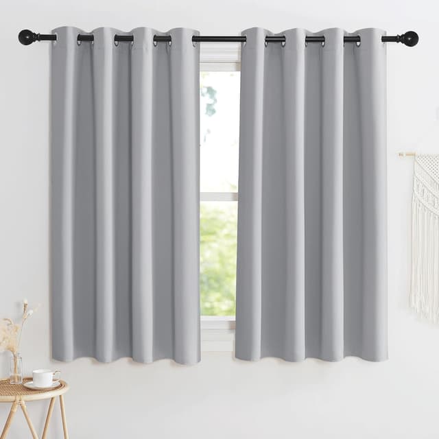 Detalle de KGORGE Verdunklungsvorhang mit Ösen (2er-Set) Kurz fürs Schlafzimmer, hellgrau – 145 x 140 cm