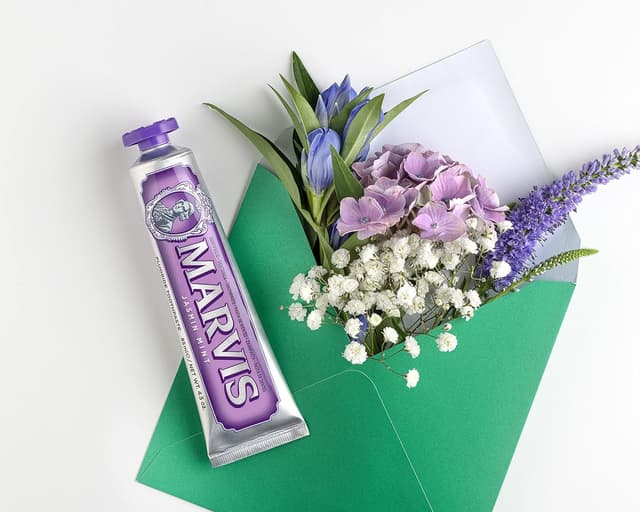 Detalle 2 de Marvis Mint Zahncreme „Jasmin-Minze“ (85 ml) – florale Frische für den Alltag