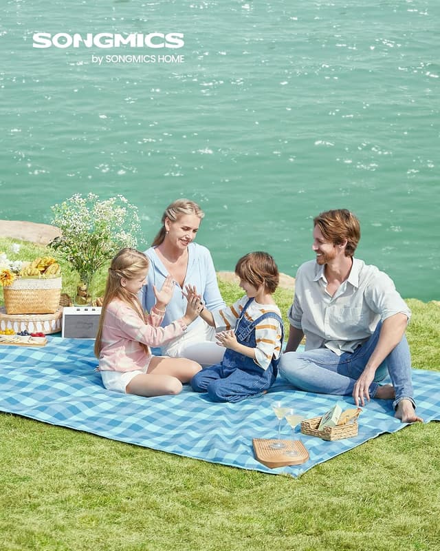 Detalle de SONGMICS Coperta da Picnic 300 x 200 cm pieghevole con 4 picchetti antivento, fondo impermeabile verde e blu GCM012Q03