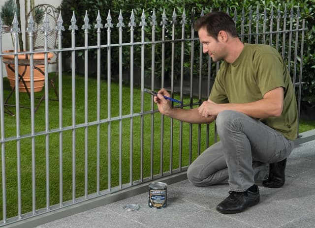 Detalle 2 de Hammerite Metallschutzlack Hammerschlag 3in1 Rostschutz, Silbergrau – 750 ml