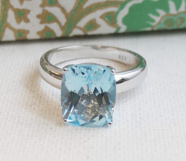 Detalle de Kissenschliff Blautopas Ring aus massivem 925 Sterling Silber (10x12 mm, US 7 / Ø 17,3) – handgefertigte Geschenkidee