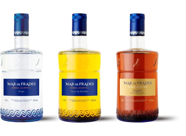 Detalle de Mar de Frades Licor de Hierbas 700 ml