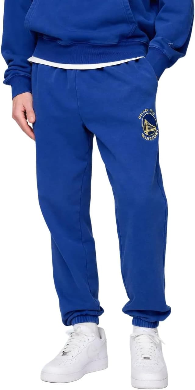 Detalle de GAP Men’s X NBA Team Logo Soft Pull-on Sweatpants (Relaxed Tapered Fit)