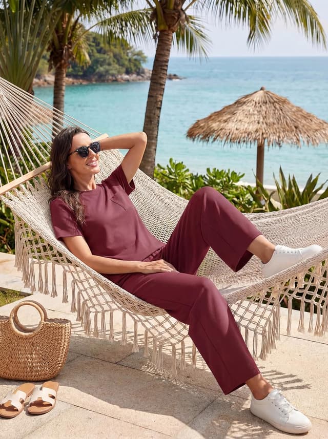 Detalle de GRECERELLE Airport Two Piece Travel Outfit Set for Women – breathable stretchy co-ord top and pocket joggers