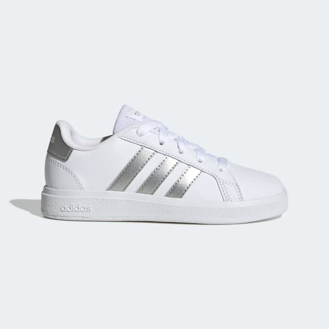 Detalle de adidas Grand Court Lifestyle Tennis Lace-Up en blanco