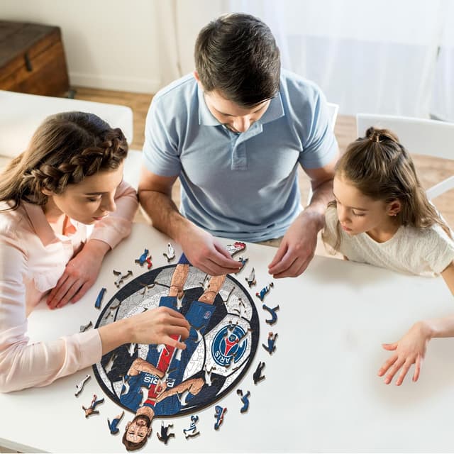 Detalle de Puzzle en bois Iconic Puzzles PSG avec Khvicha Kvaratskhelia, licence officielle, 500 pièces (taille L)