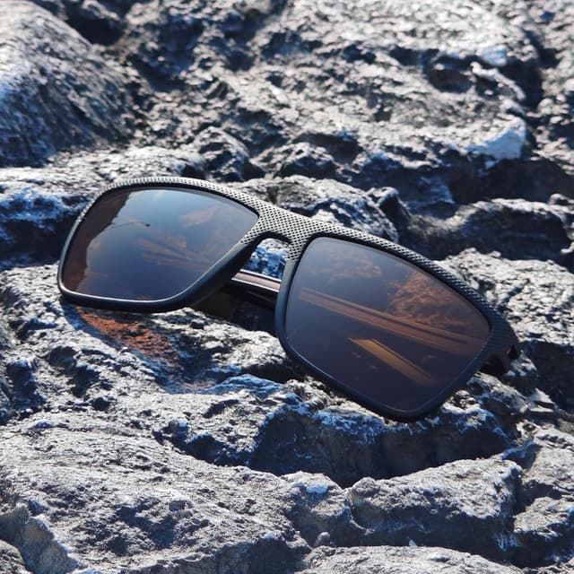 Detalle de ZENOTTIC Occhiali da sole polarizzati uomo con lenti UV400 e montatura TR90, design quadrato