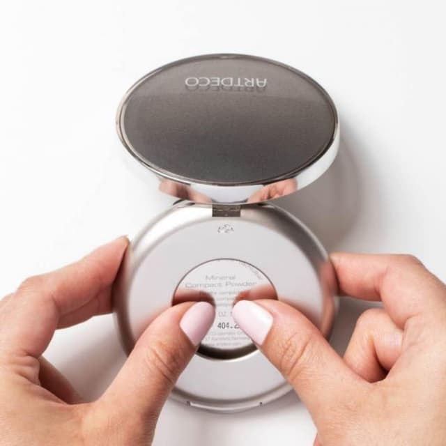 Thumbnail 2 de ARTDECO Hydra Mineral Compact Foundation Puder 1 Stk. 💄