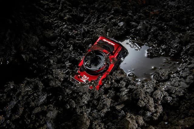 Thumbnail 7 de OM SYSTEM Cámara Tough TG-7 📷 Resistente, 4K, Macro y Zoom 4X