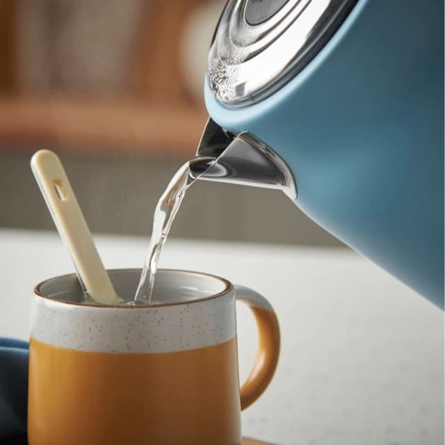 Detalle de Russell Hobbs Hanley 1,7 L hervidor retro