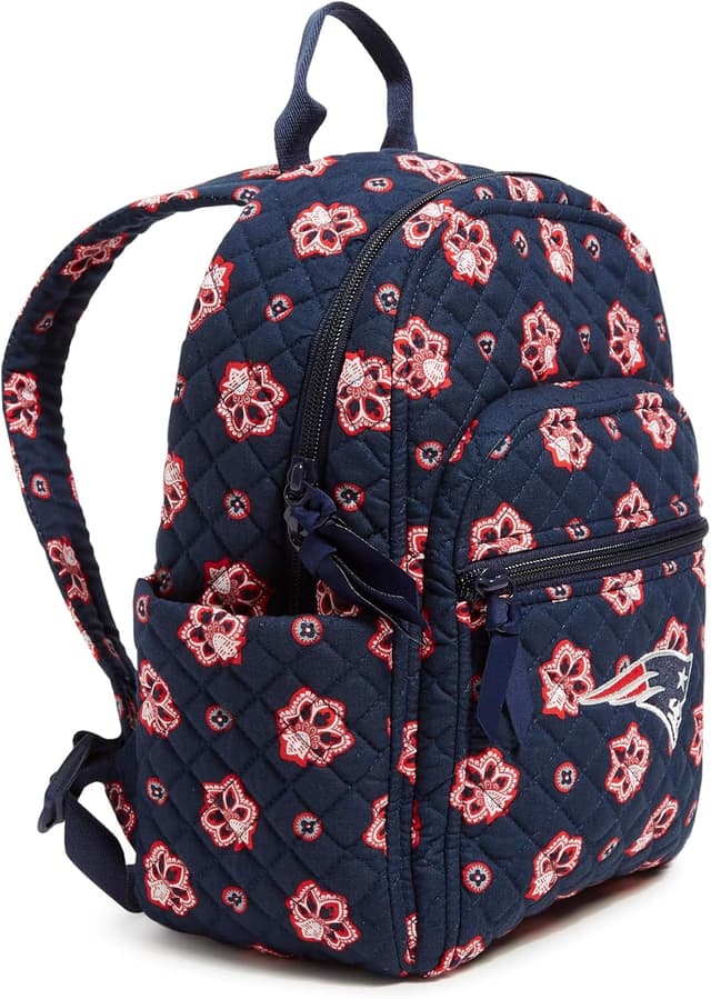 Detalle 2 de Vera Bradley Women’s Cotton NFL Small Backpack (New England Patriots/Nautical Blue/Red Bandana)