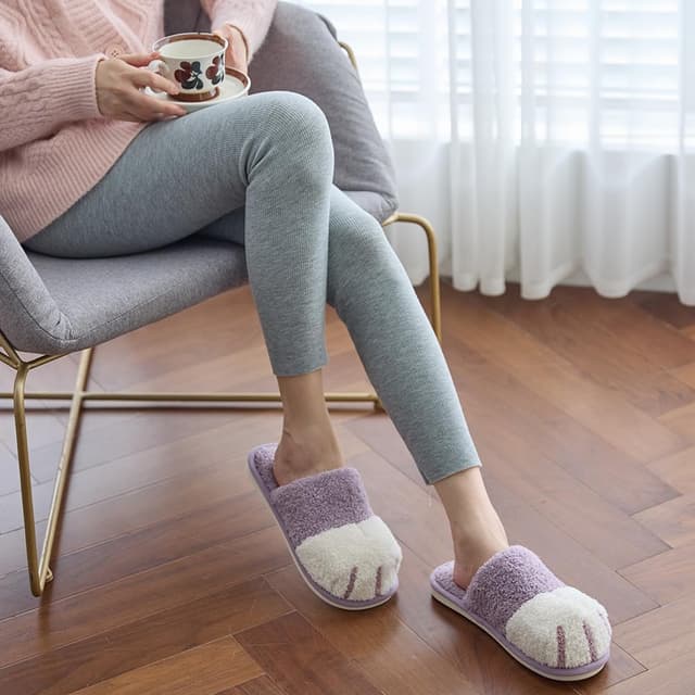 Detalle de GOEWY Winter Hausschuhe Damen mit Tiermotiv – warme, rutschfeste Plüsch-Pantoffeln für Indoor & Outdoor