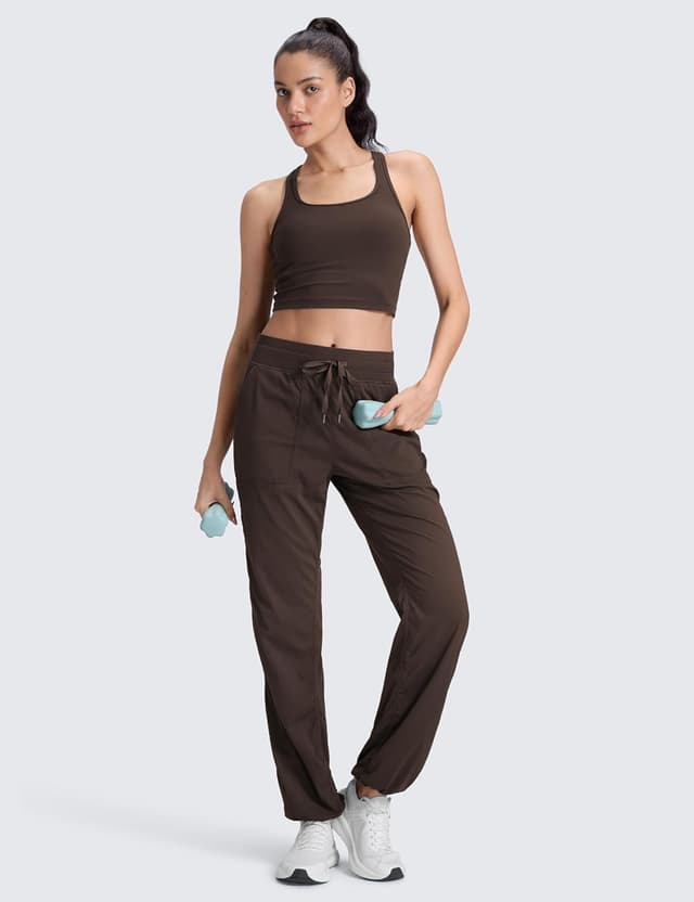 Detalle de CRZ YOGA Pantalons décontractés légers à poches pour femmes — légers, respirants et séchage rapide