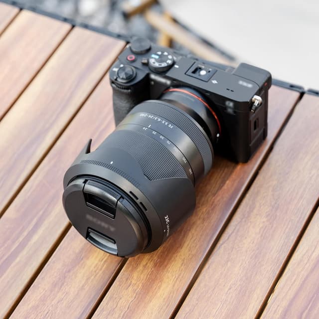 Detalle de JJC ALC-SH136 lens hood for FE 24-240