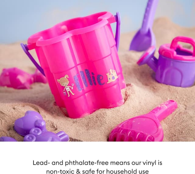 Detalle 2 de Cricut Permanent Adhesive Vinyl Sheet (Gloss Black) | 30.5 cm × 1.2 m