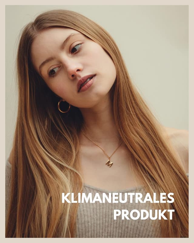 Detalle 2 de GD GOOD.designs Kette mit Buchstaben Gold 18 Karat – wasserfeste Initialen-Halskette mit A–Z Anhänger