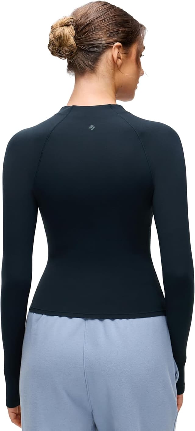 Detalle 2 de CRZ YOGA Softembrace quarter-zip long sleeve top with thumb holes