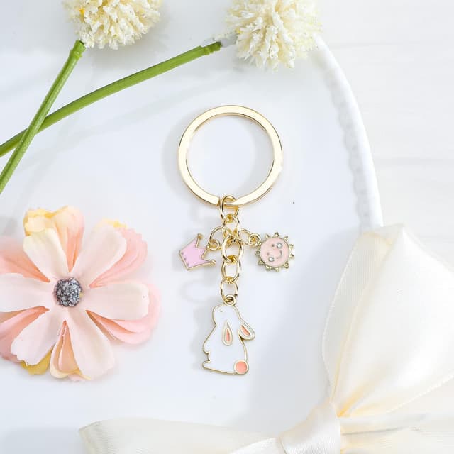 Detalle 2 de Gallkeat Sakura Rabbit Keychain – cute metal bunny charm for bags, keys and car accessories
