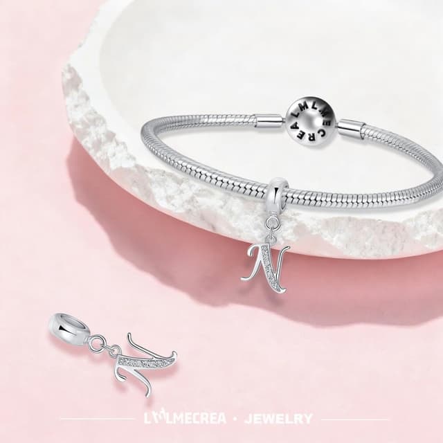 Detalle 2 de LMLMECREA Initiale Charm N aus 925 Silber