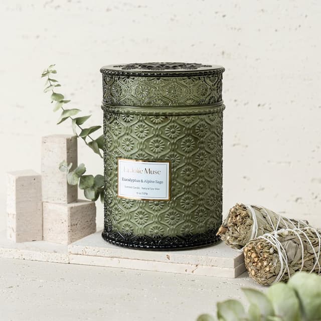 Thumbnail 2 de LA Jolie Muse Eucalyptus & Alpine Sage Candle 19 oz