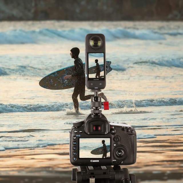 Detalle 2 de HSU Aluminium Alloy Cold Shoe Adapter for Action Cameras (Angle Adjustable 1/4 Tripod Mount) for Insta360 X2/X3/X4