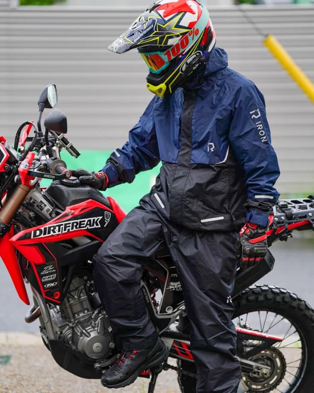 Detalle de RIDEIRON Tuta antipioggia moto uomo impermeabile 10.000 mm traspirante riflettente, leggera e compatta