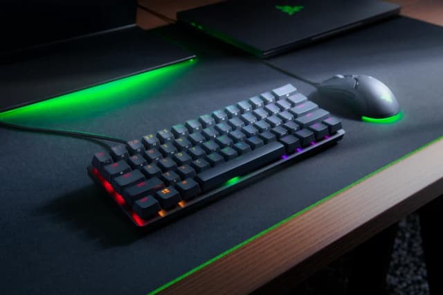 Detalle 1 de Razer Huntsman Mini Gaming-Tastatur (QWERTZ) Schwarz mit optischen Purple Switches