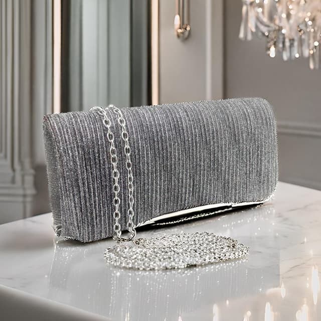 Detalle de Gosyfeti Women’s Clutch Evening Bag with Detachable Chain Strap in Shiny Silver