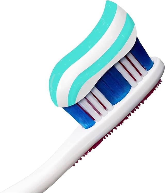 Detalle de Colgate Triple Action Xtra Fresh 🦷 Cepillo Dental