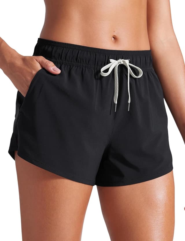 Detalle de CRZ YOGA Femmes short de bain 3 pouces à séchage rapide et fente latérale