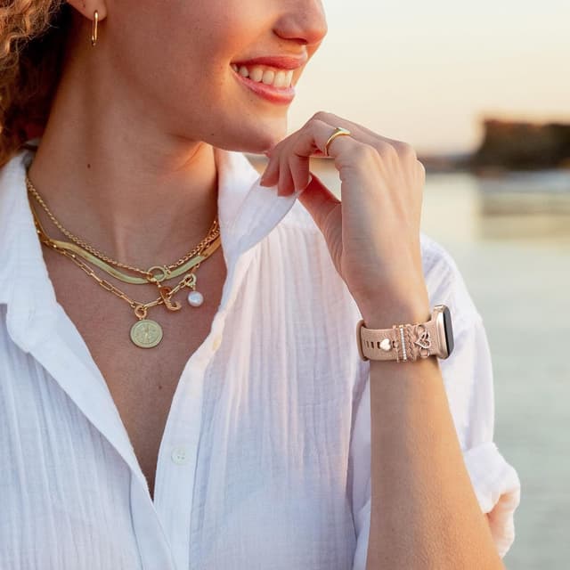 Detalle 2 de JJii Sung Designer Flower Engraved Strap with Charming Decoration for Apple Watch (Women 38mm–46mm)