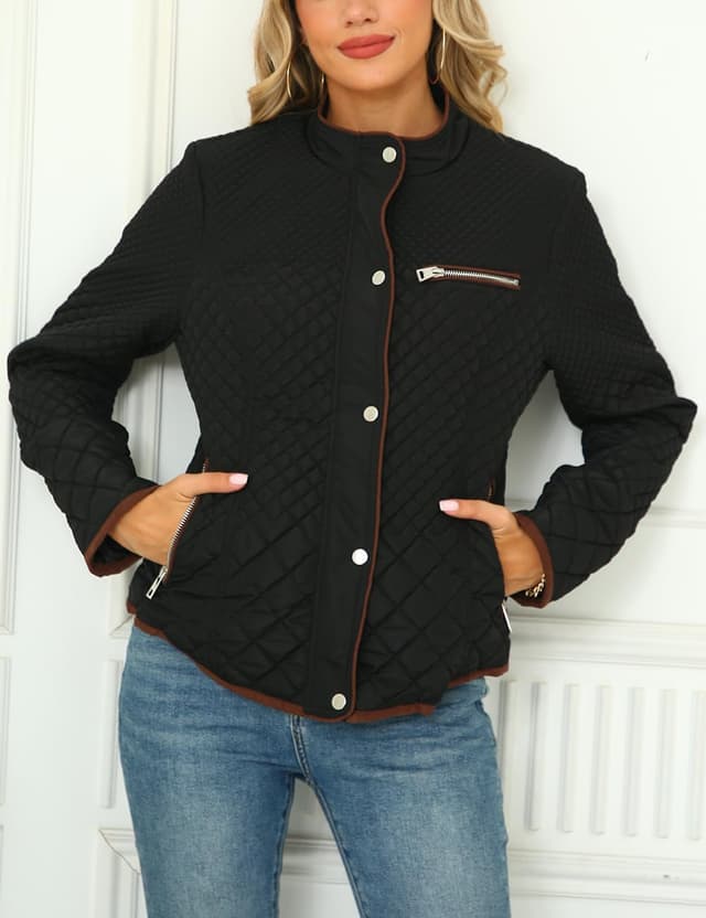 Detalle de Bellivera Women’s Stand Collar Lightweight Quilted Puffer Jacket with Zip & Button Closures