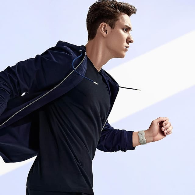 Detalle de Epova Silicone Strap compatible with Apple Watch (38–46/49mm) in Gray – replacement sport band