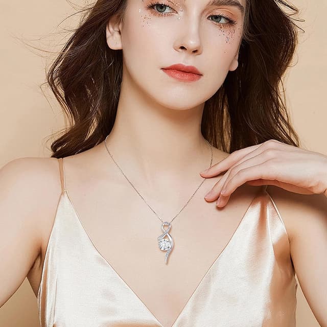 Detalle 2 de Loutade silver necklace with CZ 925