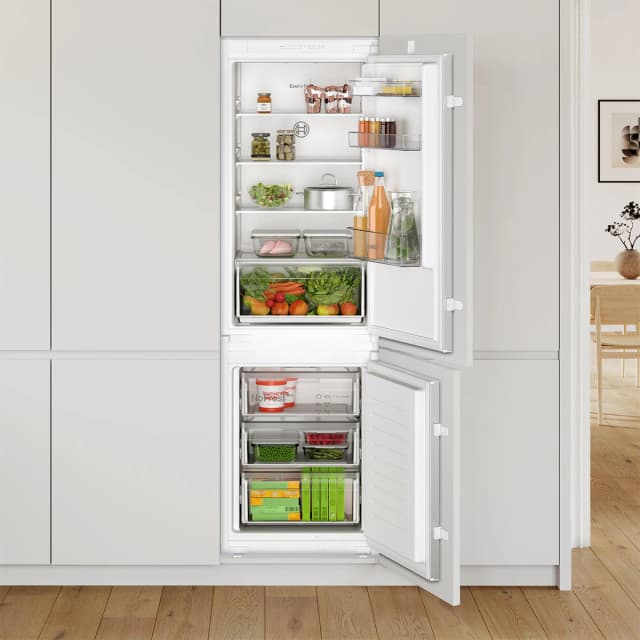 Thumbnail 1 de Bosch KIN86NSE0 frigorífico combi 260 L 🧊